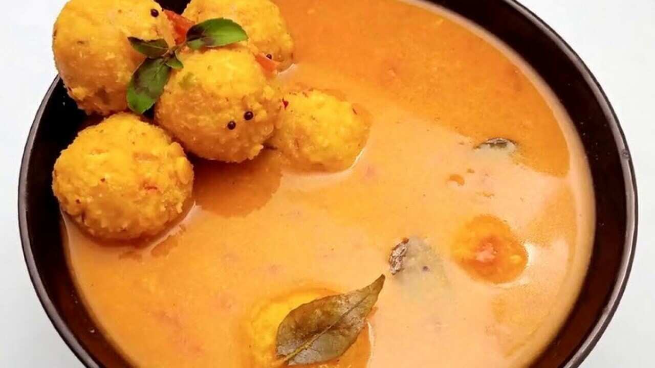 Paruppu Urundai Kuzhambu