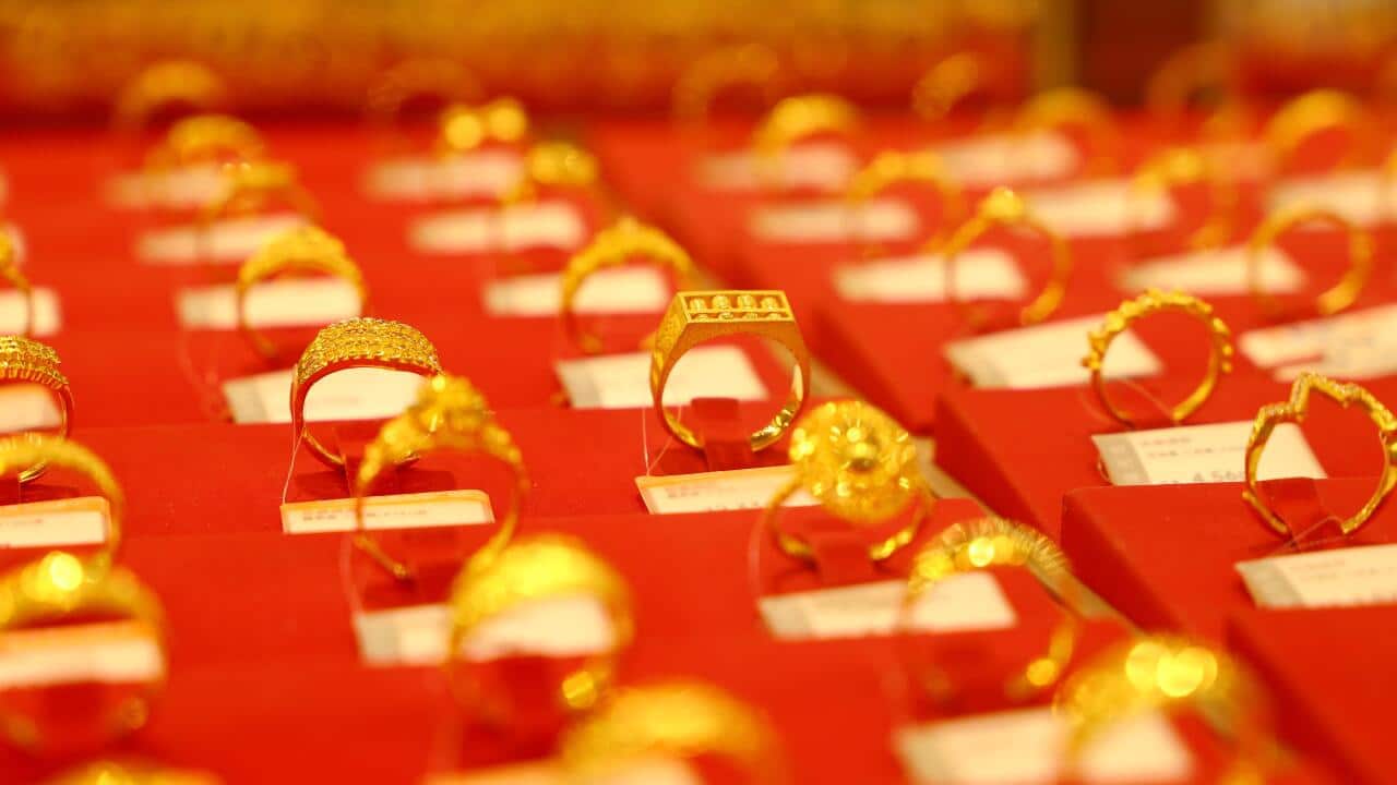 A plate of gold rings