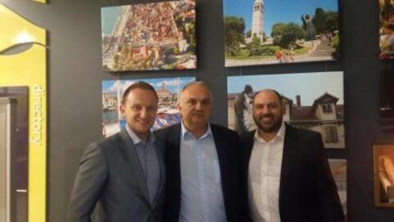 Jakić,Petrušić i Tičić na otvorenju izložbe