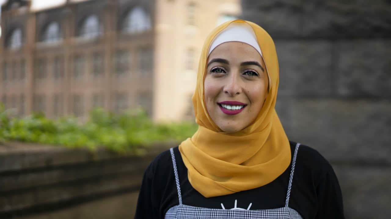 سارة صالح الفائزة بجائزة Peter Porter Poetry Prize 2021