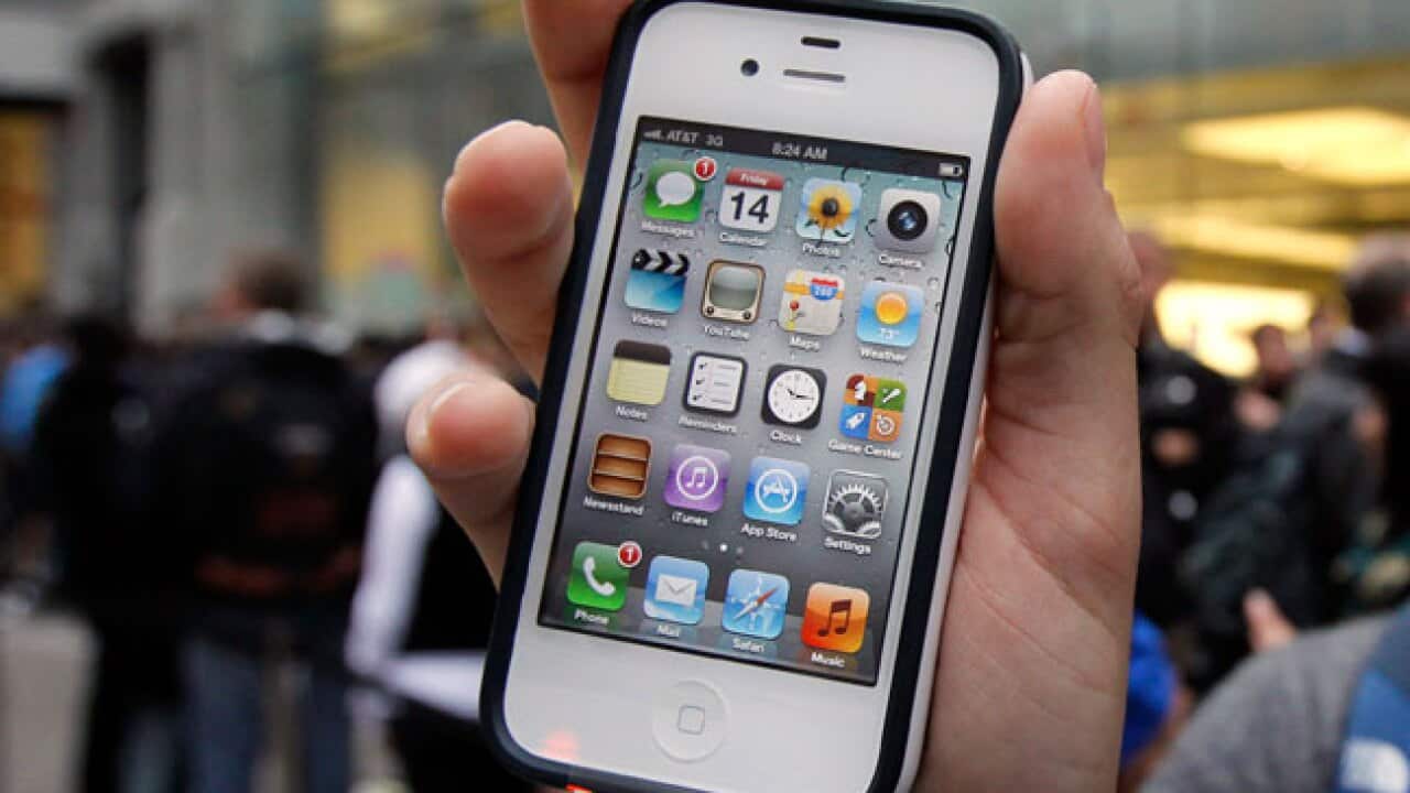 iphone_b_120329_aap_703562790