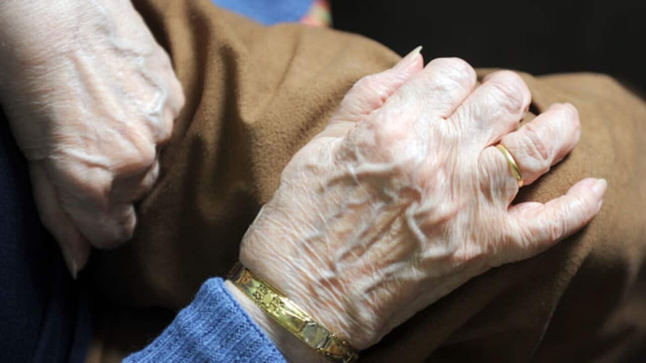 elderly_hands_120402_getty_b_1125843695