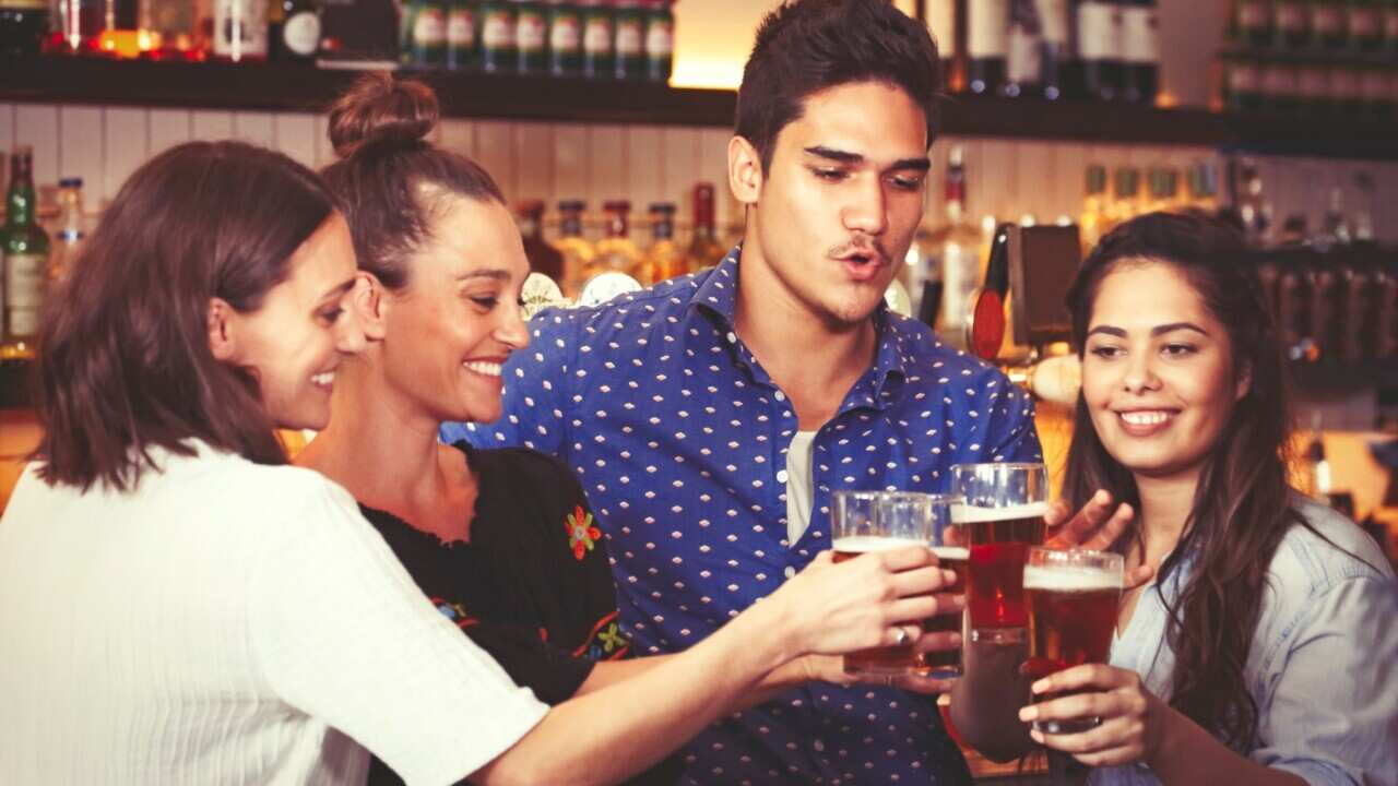 Australia Explained: Why the pub is the hub of Aussie culture | SBS Punjabi