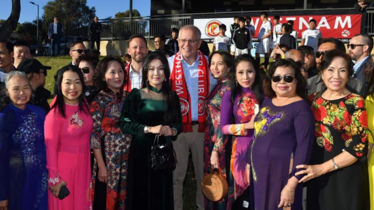 Ông Morrison xuất hiện cùng ứng cử viên Tự do Vince Connelly tại Pearce để công bố gói hỗ trợ 1,6 triệu đô la cho một trung tâm văn hóa Việt Nam