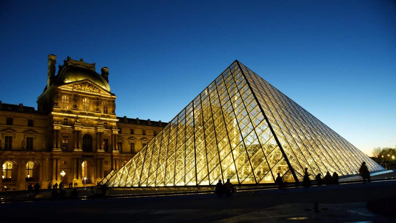 Louvre Museum Illustration - Paris