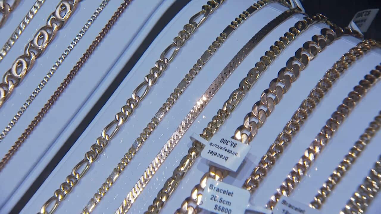 Gold Chains at Aurea Jewllers - SBS News .jpg