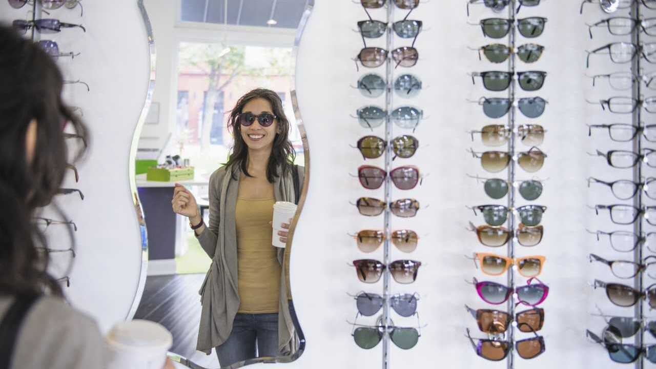 How to choose a correct sunglass to protect your eyes?