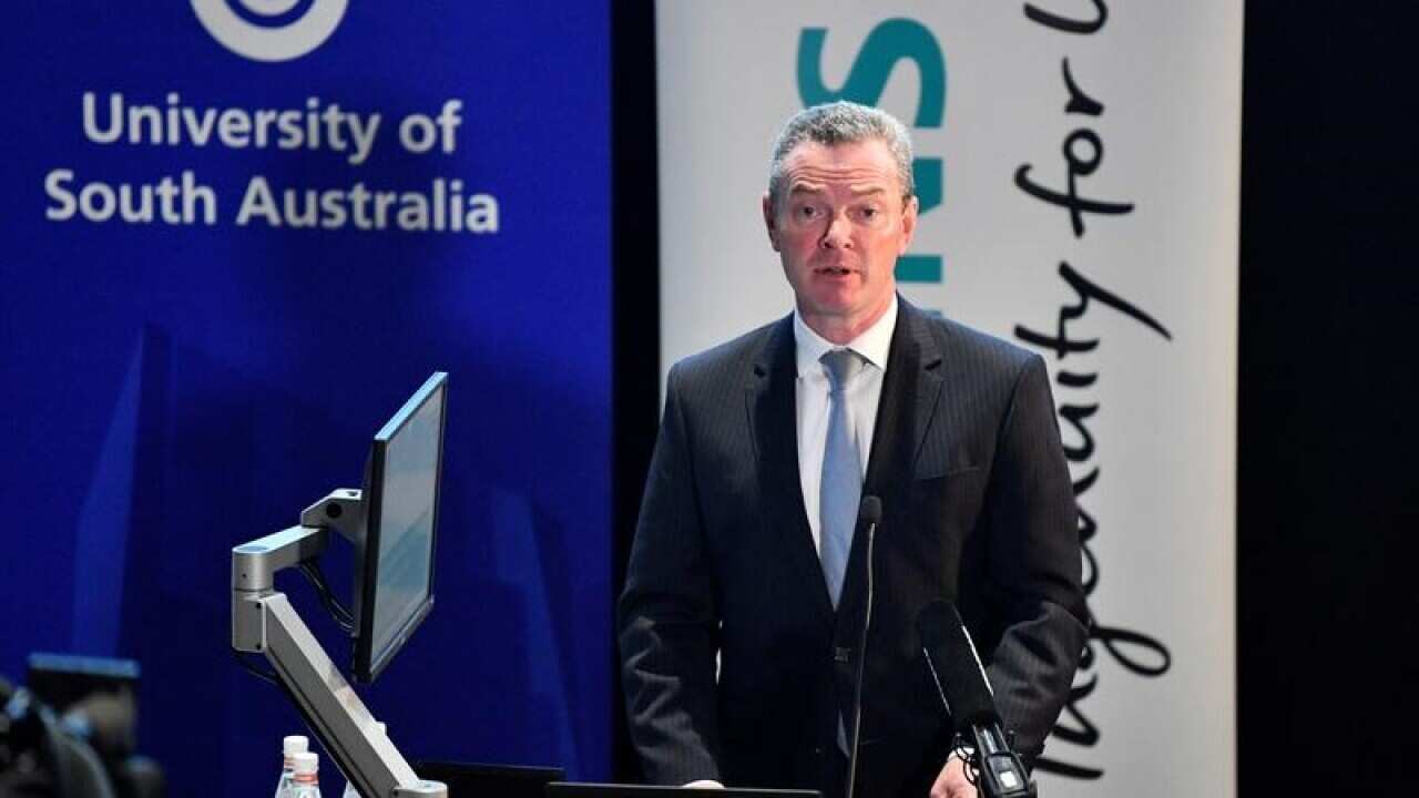 CHRISTOPHER PYNE PRESSER