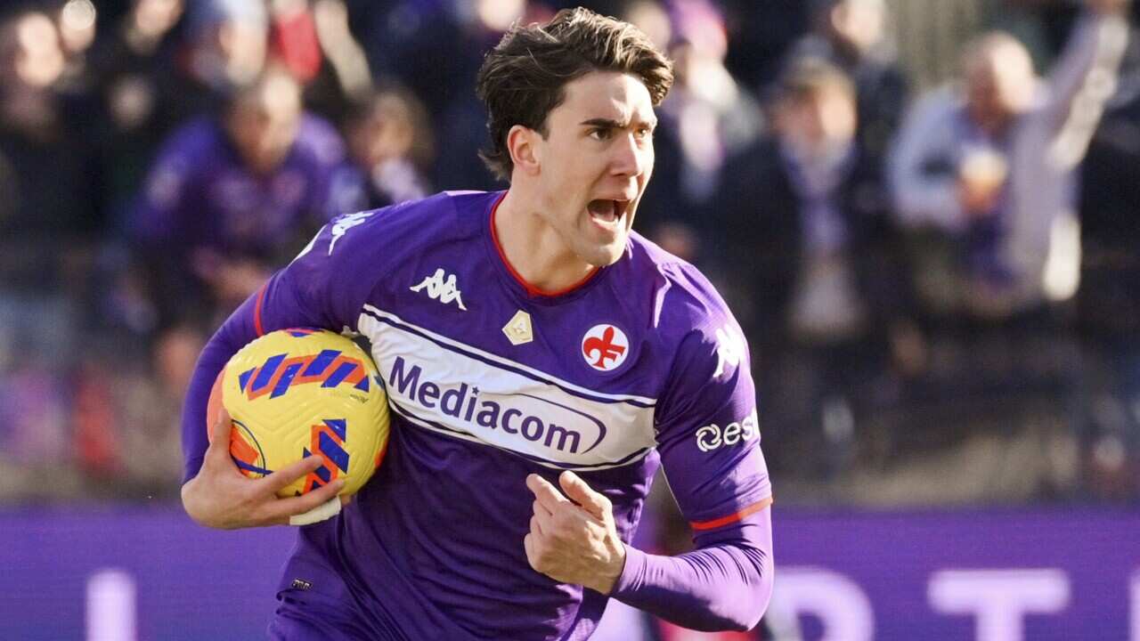 Fiorentina's Dusan Vlahovic celebrates scoring during a Serie A soccer match between Fiorentina and Sassuolo at Artemio Franchi stadium in Florence, Italy, Sunday Dec. 19, 2021. (Massimo Paolone/LaPresse via AP)
