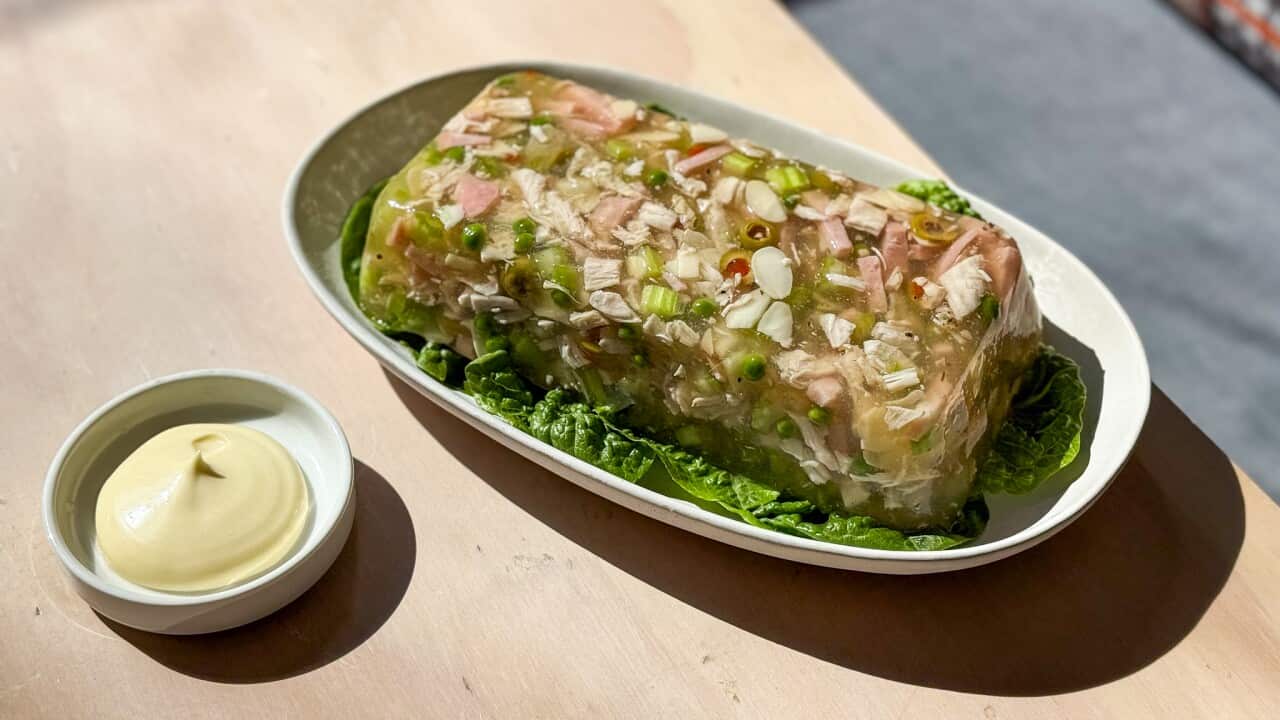 1955 chicken and olive gelatine loaf