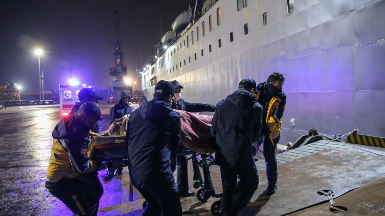 People, injured in the earthquake in Hatay taken to the TCG Iskenderun