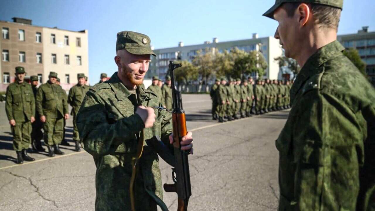 Russia: Mobilised citizens receive weapons in Kamchatka