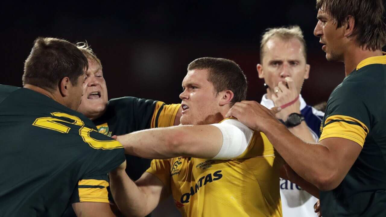 Australia's Tom Robertson, centre