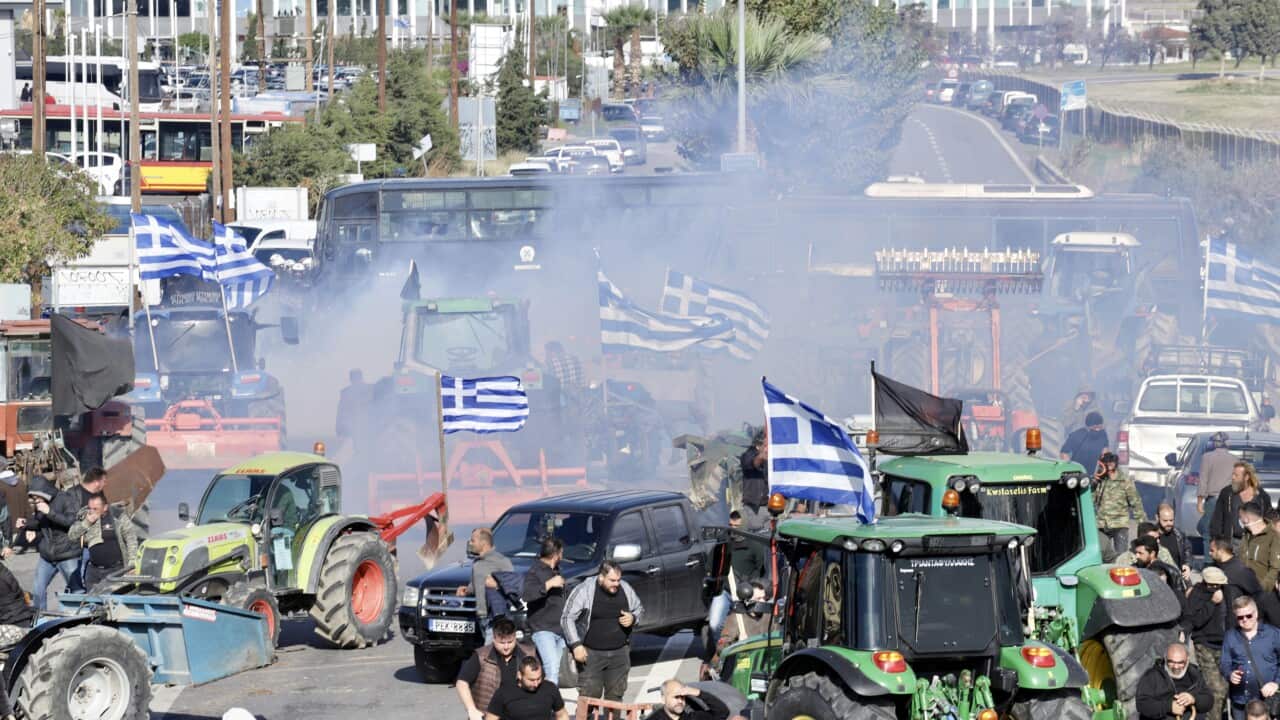 Greek farmers continue protests nationwide