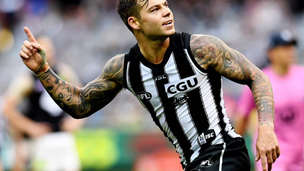 Jamie Elliott of the Magpies