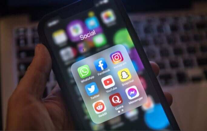 电竞游戏迷创立百亿社媒通讯王国 Sbs Chinese