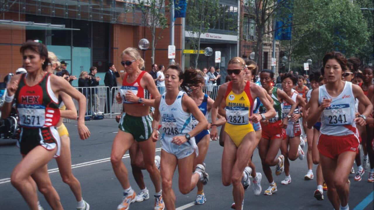 Female Athletes in the Women's Marathon, 155 Macquarie Street, Sydney, 2000 https://archives.cityofsydney.nsw.gov.au/nodes/view/665438#idx719972