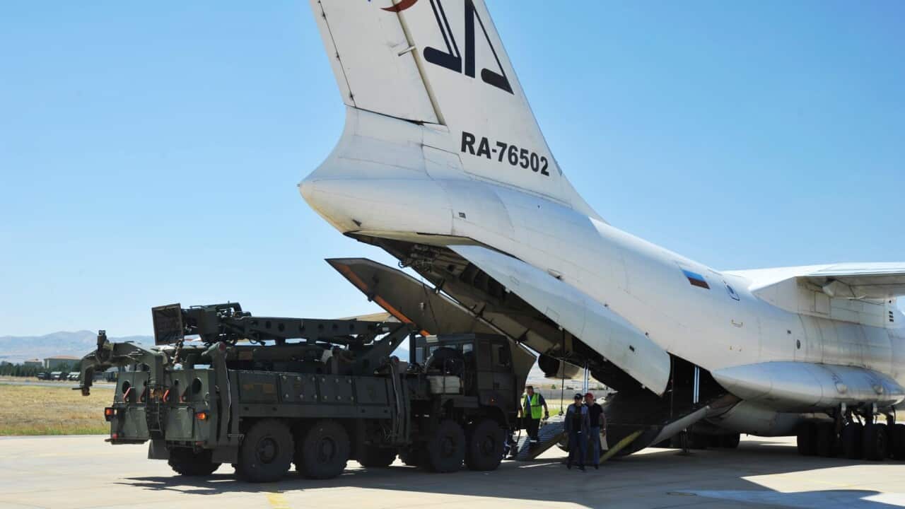 Russian transport aircraft, carrying parts of the S-400