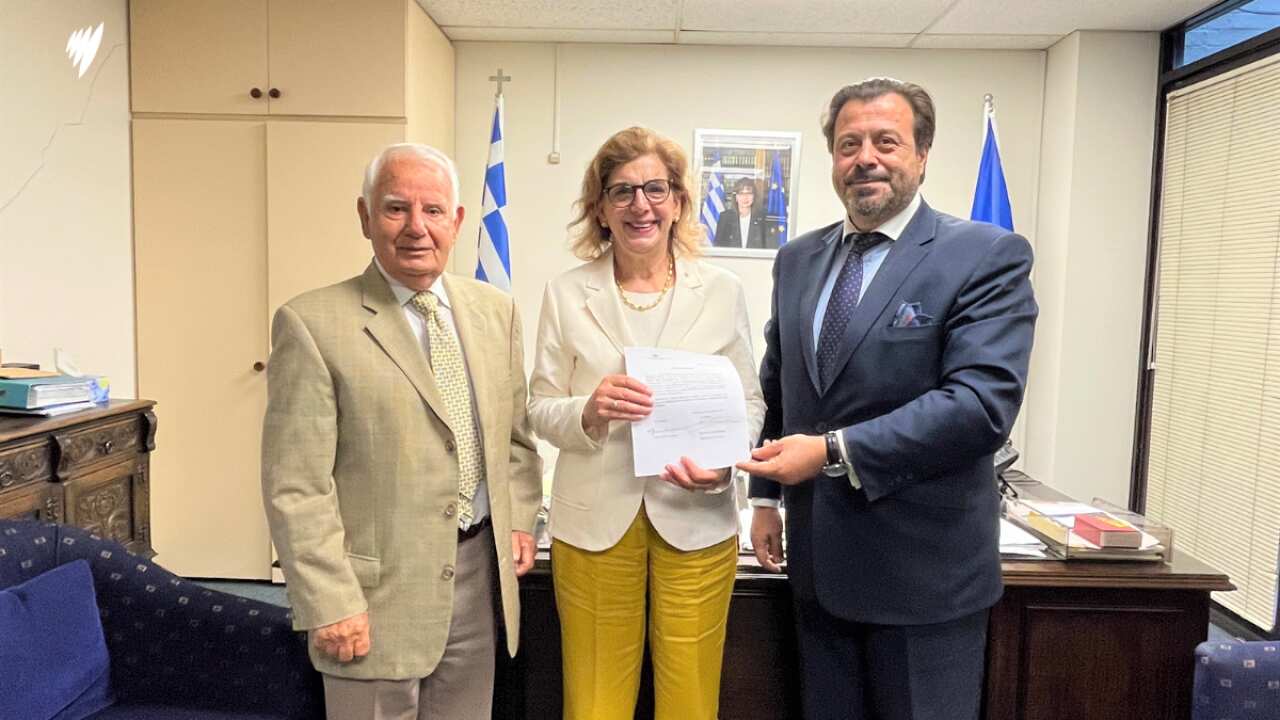 Left: George Panagacos, Yvonne Panagacos, Emmanuel Kakavelakis