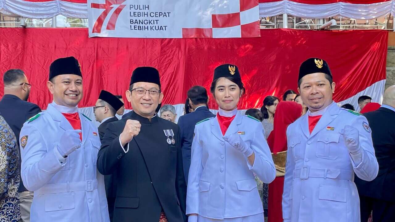 Konjen dan paskibra1.jpg