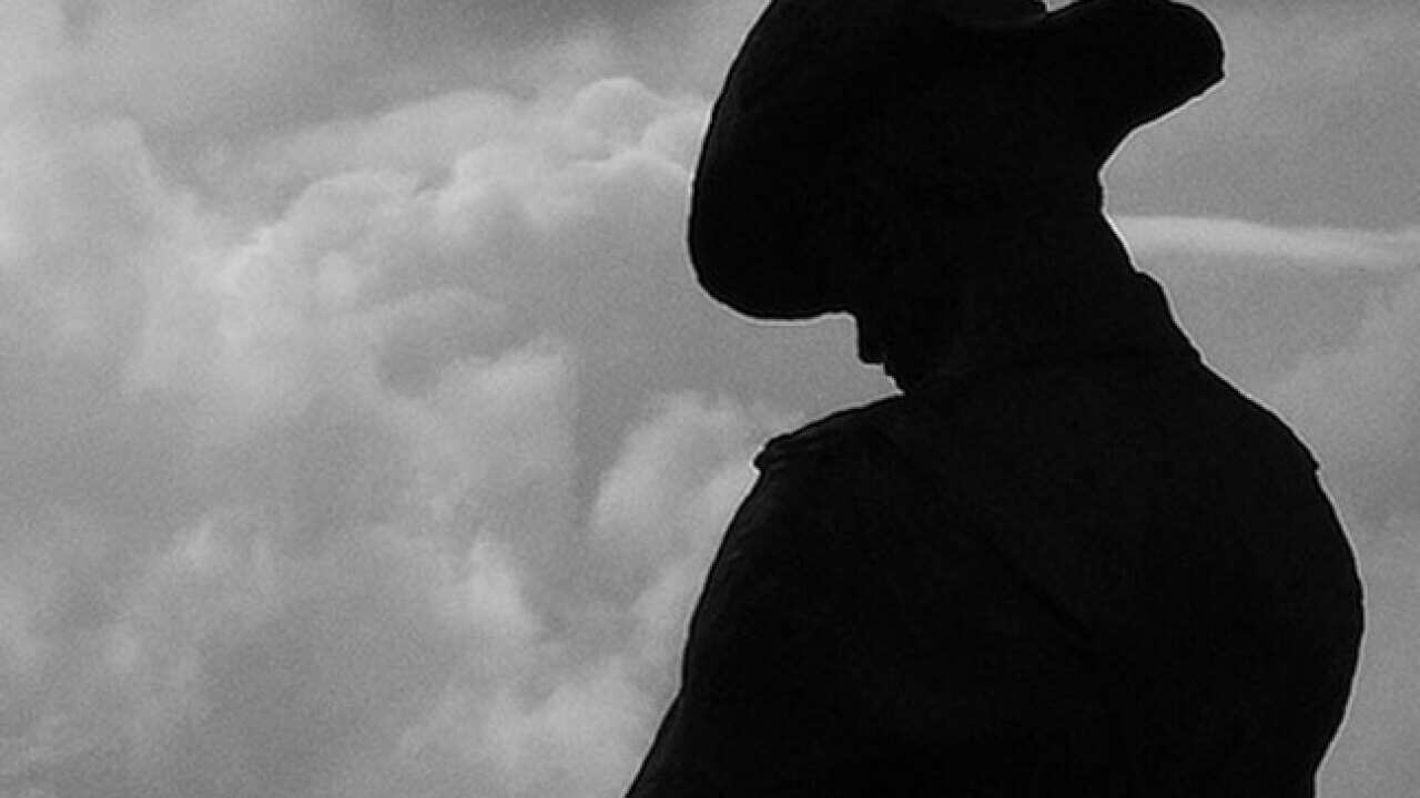 ANZACGrief_L_newtown_graffiti_twitter_423026687