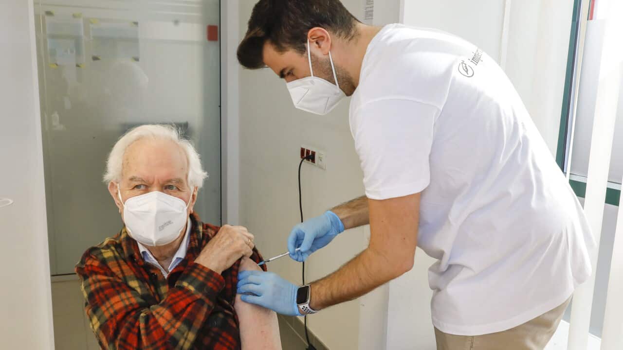 Man receives vaccine
