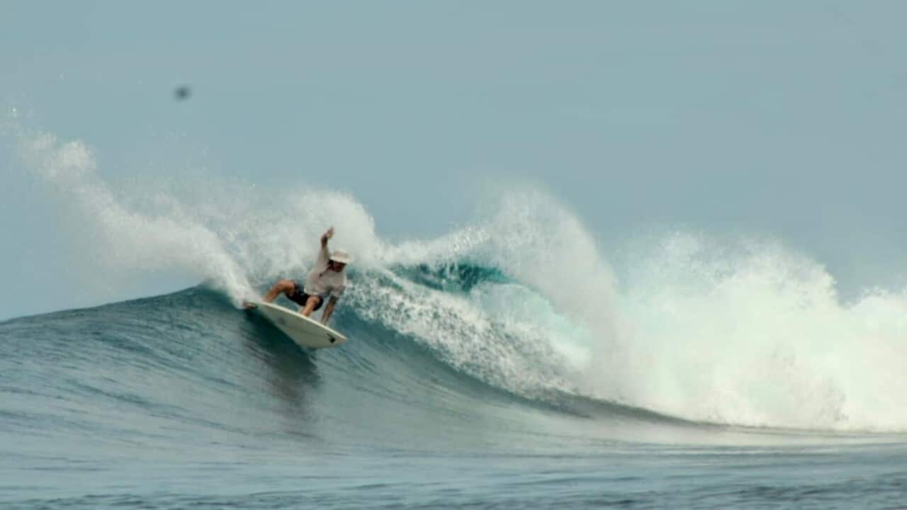 Antonino Vassallo che surfa.jpg