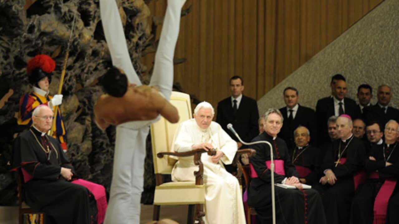 Pope_Benedict_acrobats_AAP_101216_B_1579264470