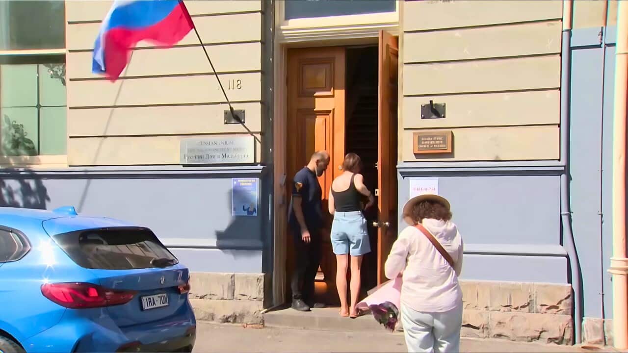 Russian voters in Melbourne (SBS).jpg