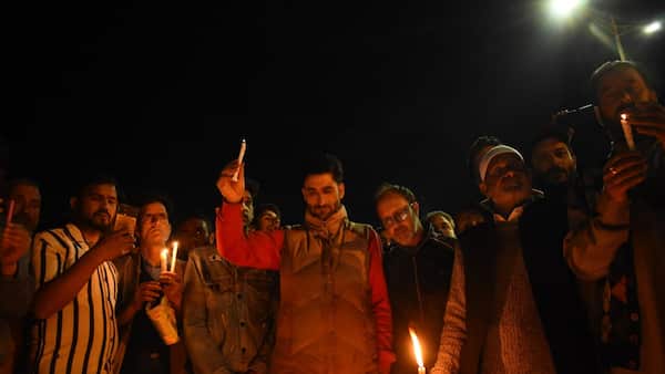 India launches sweeping diplomatic crackdown on Pakistan after attack in Kashmir image
