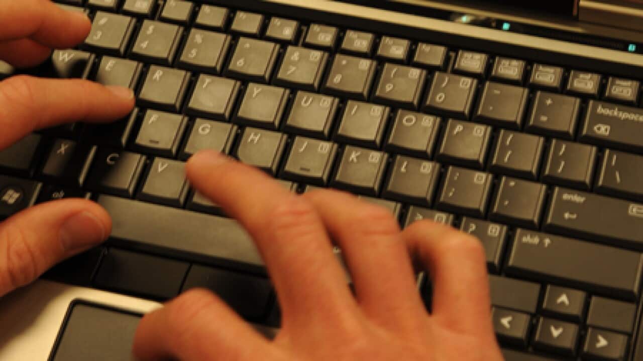 facebook_keyboard_091030_B_AAP_1197820824