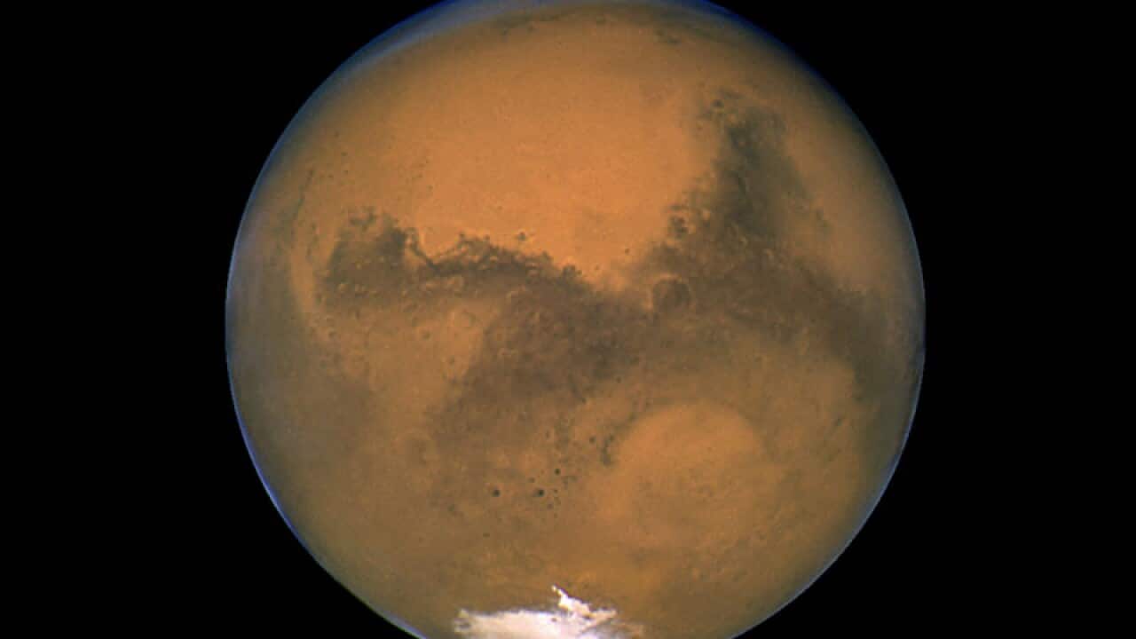 NASA spacecraft barrelling towars Mars
