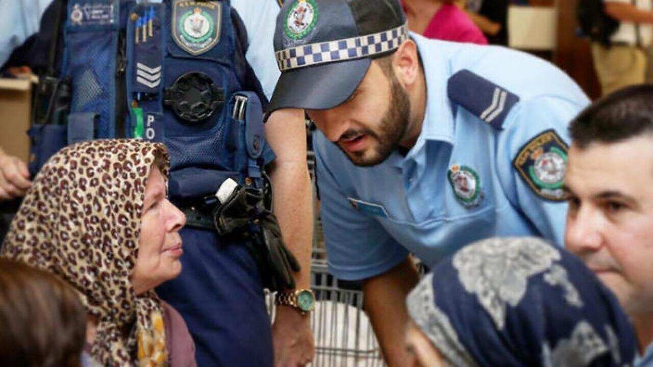 Guía para el inmigrante: Enlace con la Policía