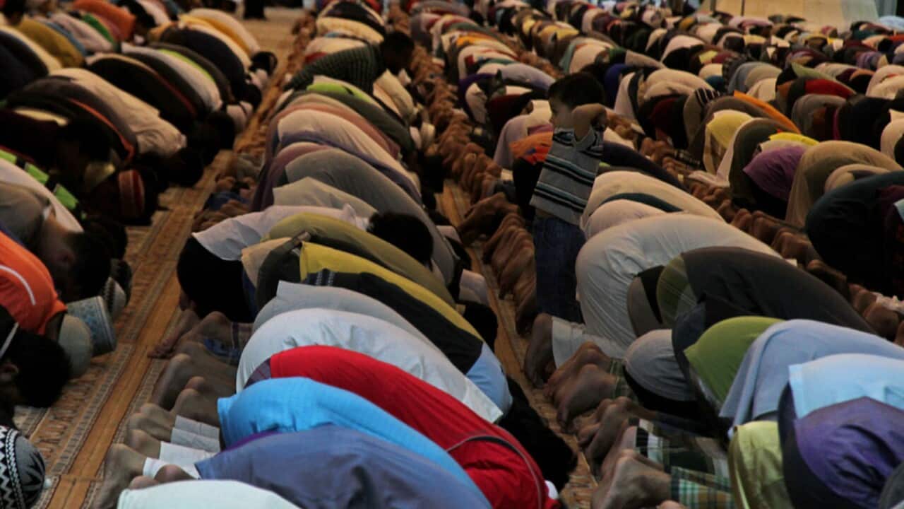 muslim_prayer_140603_aap.jpg