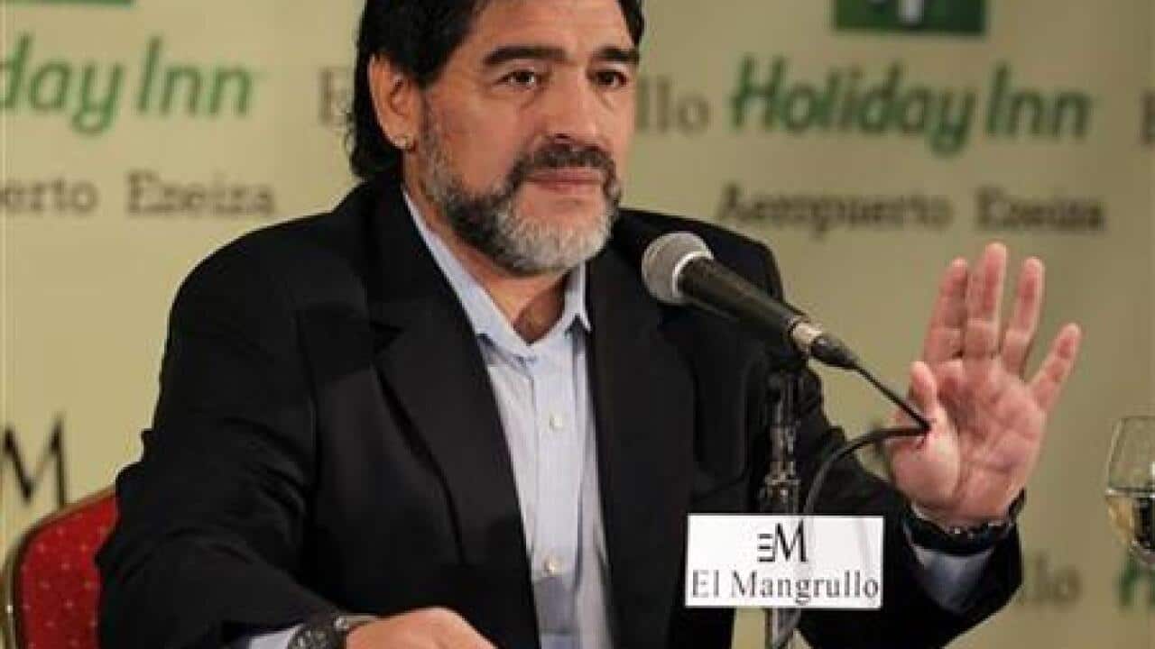 maradona-signs-as-coach-of-dubai-s-al-wa-76718335-large.jpg
