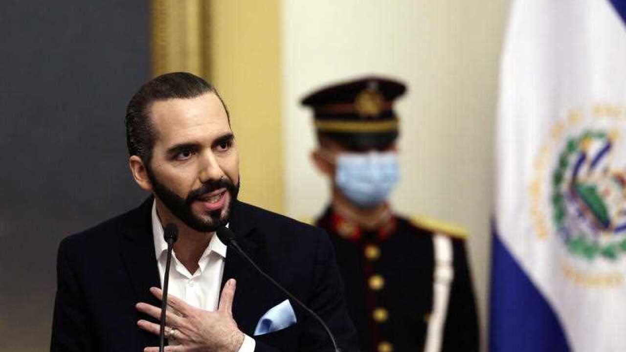 Corte Suprema de El Salvador juramenta a jueces en medio de una purga aprobada por gobienro de Nayib Bukele