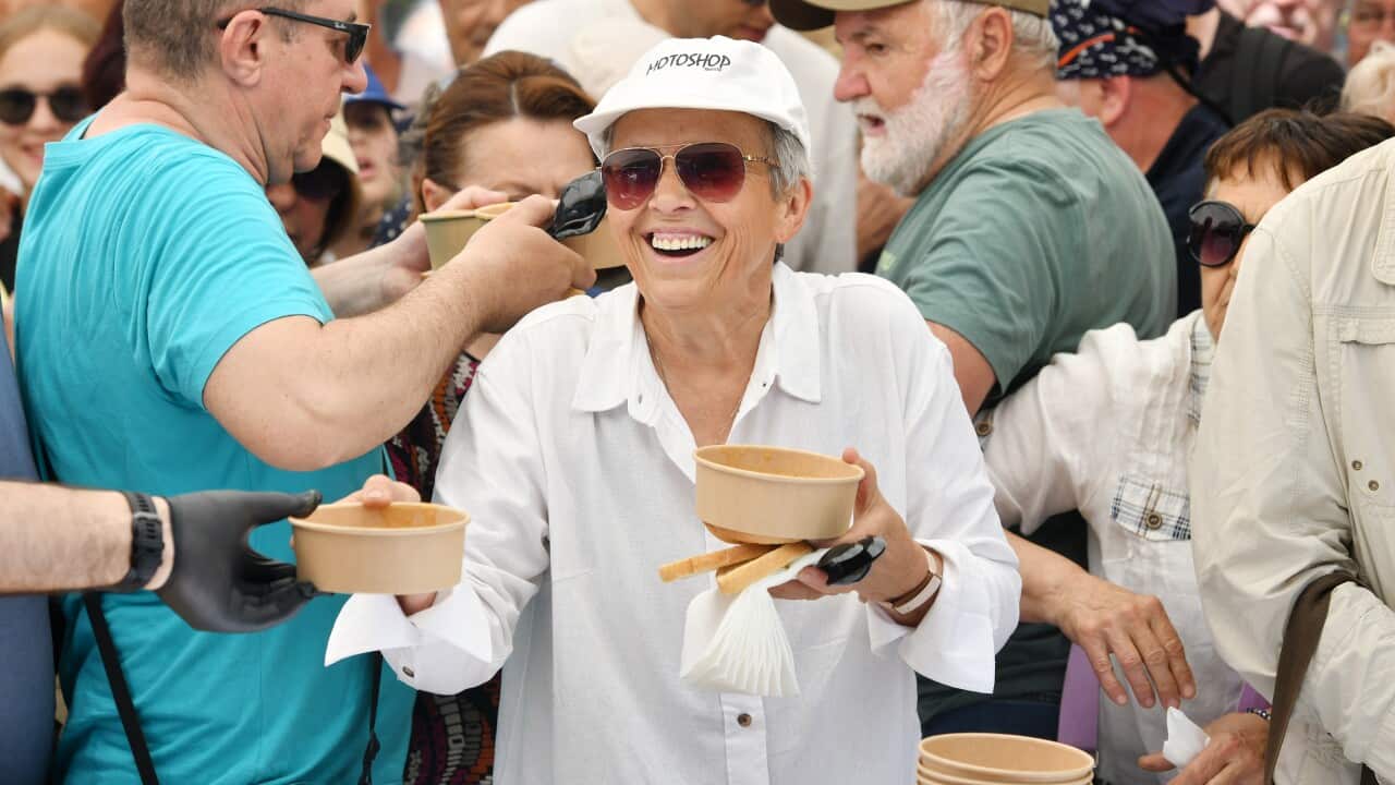 Hrvatska, grah Traditional distribution of beans on International Labor Day