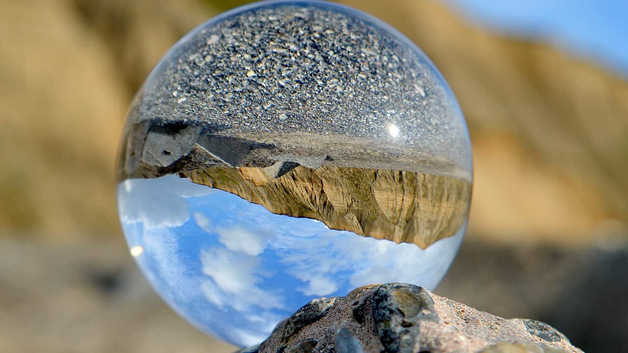 Wahrsagen, Auras lesen, Engel rufen, die Scharlatanerie mit der Hoffnung