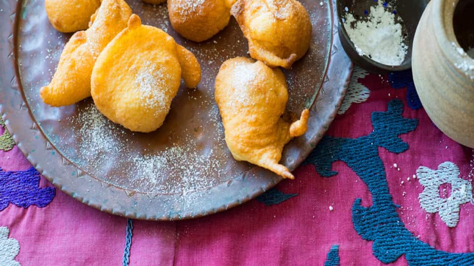 Bunuelos De PlantoBanana Fritters