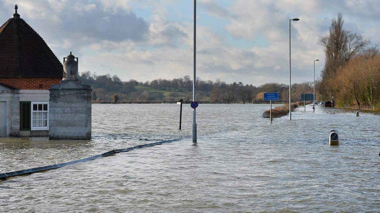 140214_floods_britain_aap.jpg
