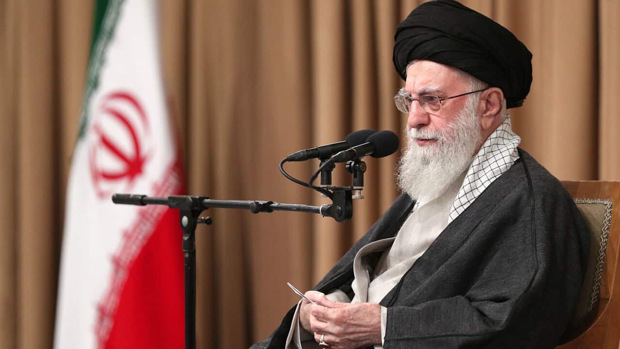 Iranian supreme leader meets with the Iranian cabinet