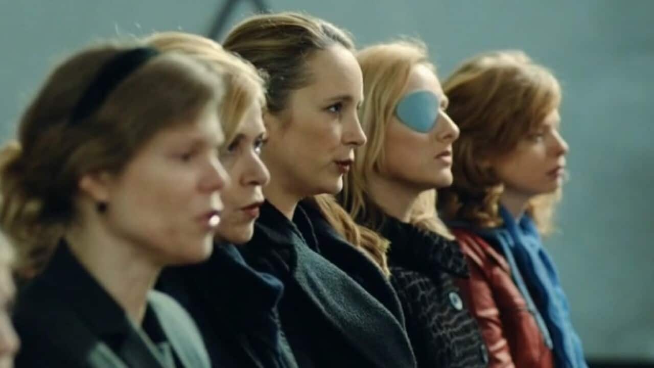 The Out-Laws cast