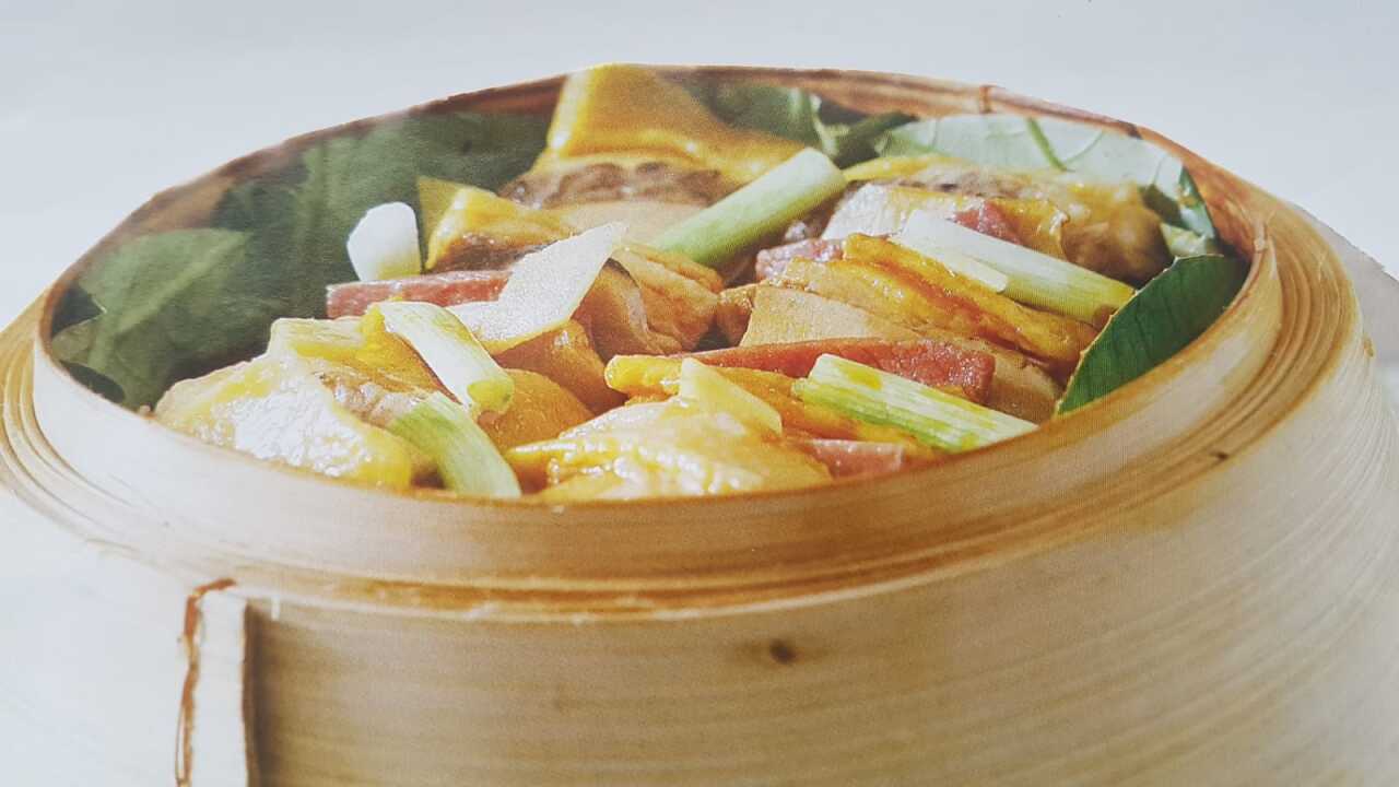 Sliced abalone and ham with chicken
