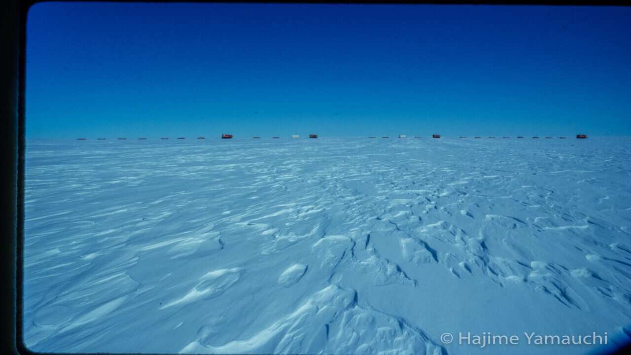 Field observation trip in Antarctica. A 3-month journey around 1,000 kilometres one way.