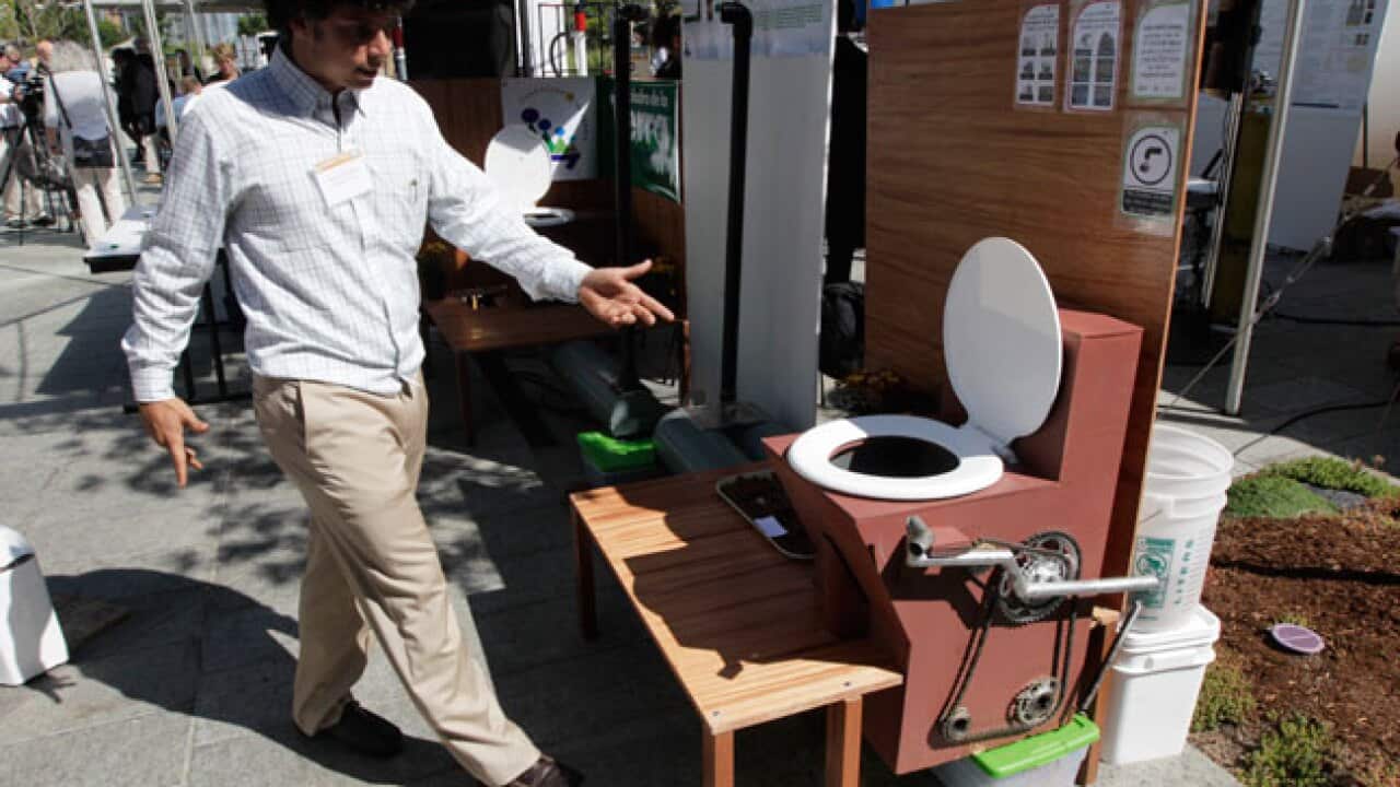 toilet_invention_b_150812_gates_218874327