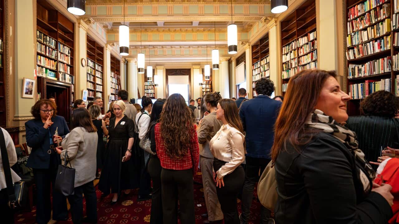 Gli invitati ai festeggiamenti del trentennale degli assistenti linguistici del Coasit al parlamento del Victoria.