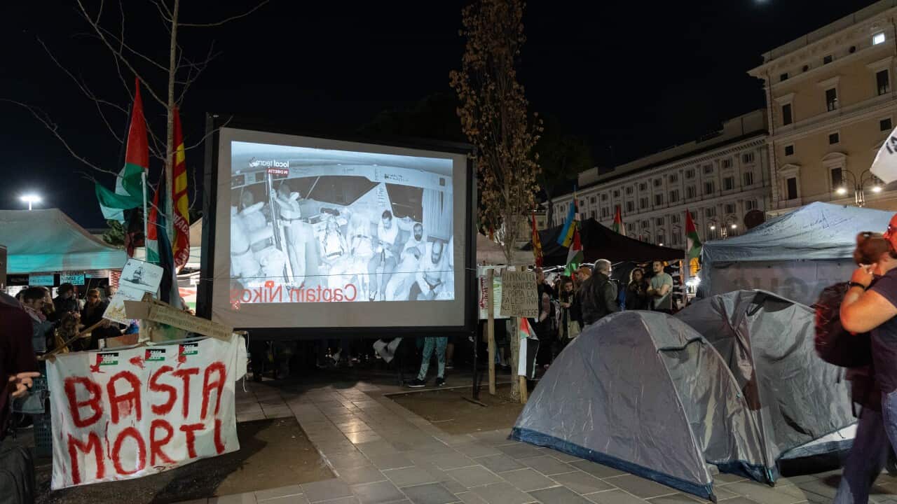 Rome, Live video of the Global Sumud Flotilla from the Piazza dei Cinquecento protest.