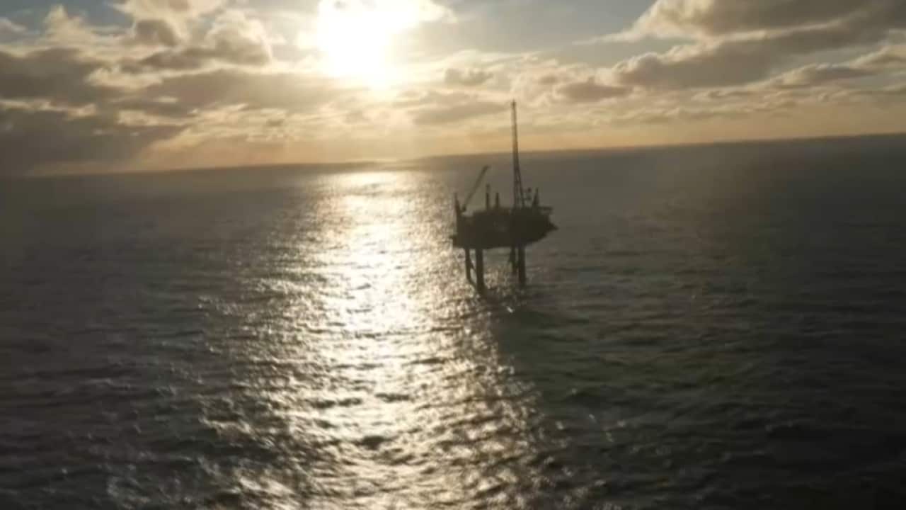 Siri platform as seen from helicopter (AP).png