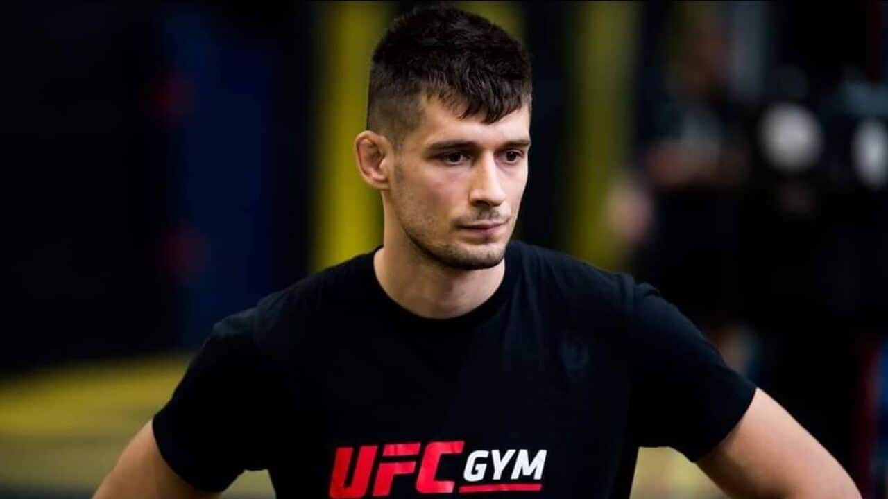 An Australian MMA coach says he was fascinated and imprisoned by American immigration officials