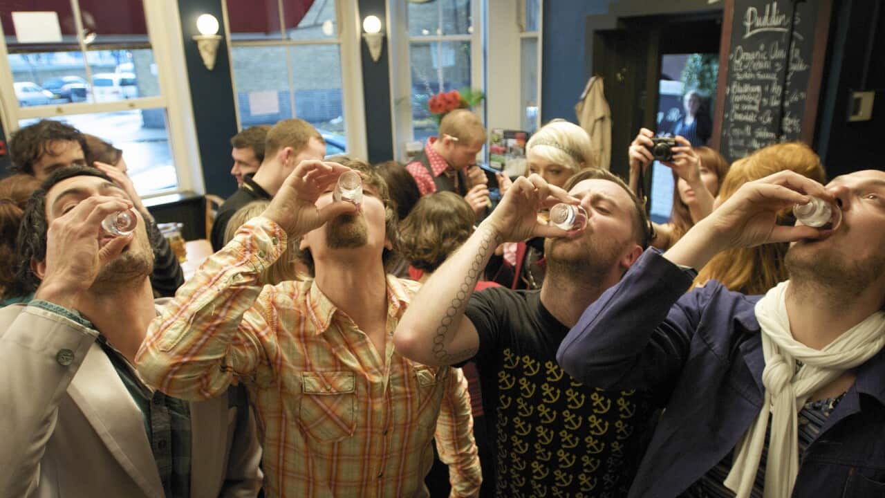 riotous drinking party in public bar